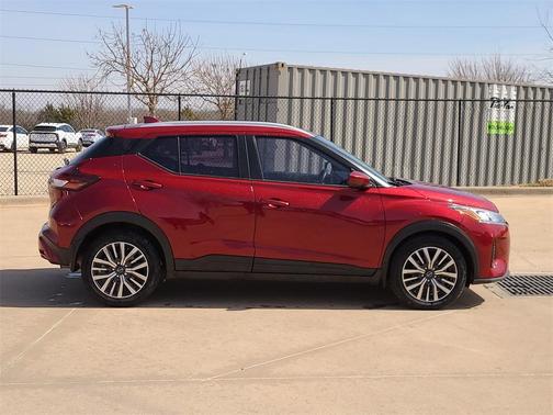 2022 Nissan Kicks SV