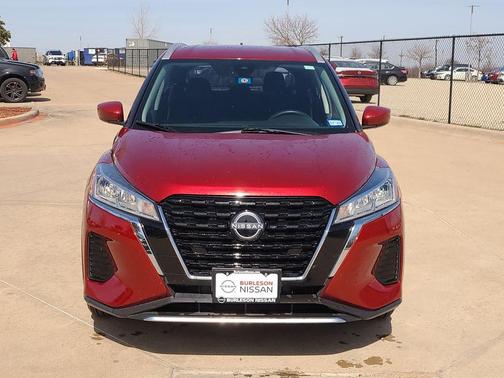 2022 Nissan Kicks SV