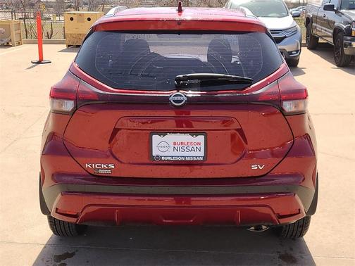 2022 Nissan Kicks SV