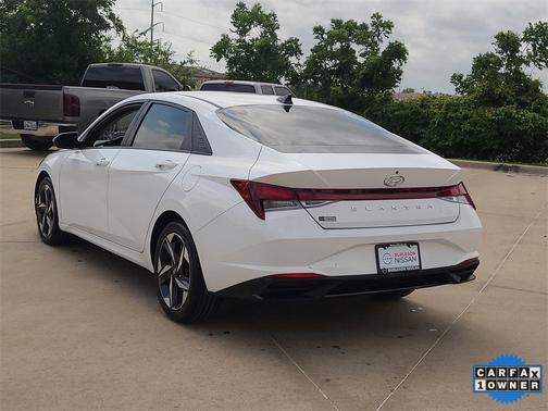 2023 Hyundai ELANTRA SEL