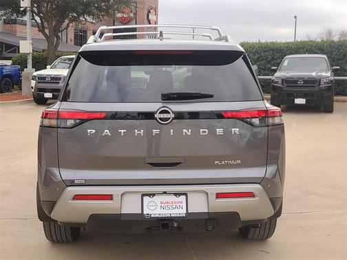 2025 Nissan Pathfinder Platinum
