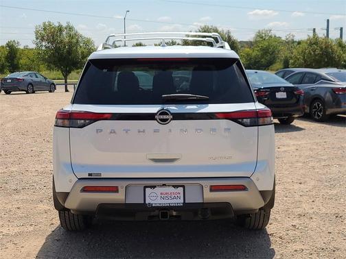 2025 Nissan Pathfinder Platinum