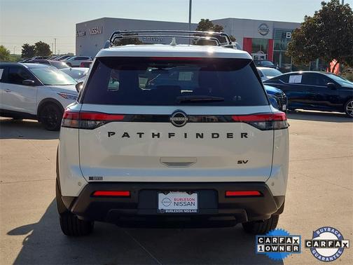 2024 Nissan Pathfinder SV