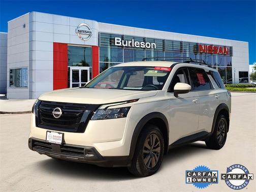 2024 Nissan Pathfinder SV
