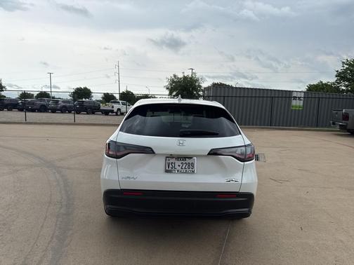 2025 Honda HR-V LX