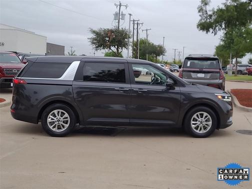 2023 Kia Carnival LX