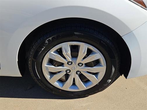 2020 Hyundai Accent SE