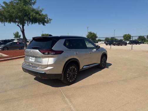 2024 Nissan Rogue Platinum