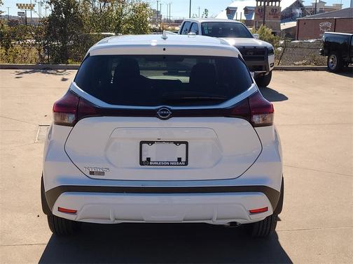 2025 Nissan Kicks Play S