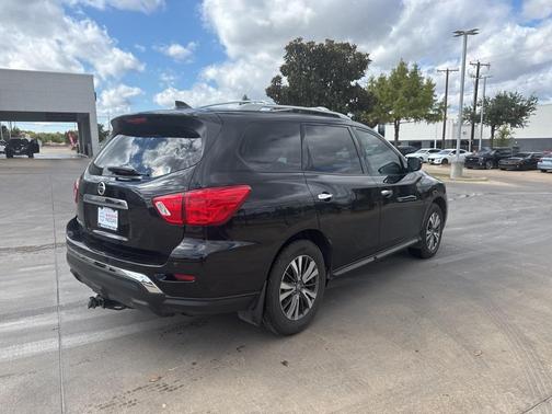 2019 Nissan Pathfinder S