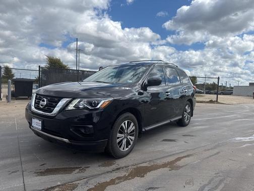 2019 Nissan Pathfinder S