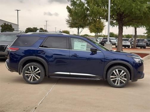 2025 Nissan Pathfinder Platinum