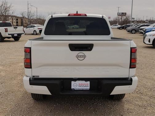 2025 Nissan Frontier SV