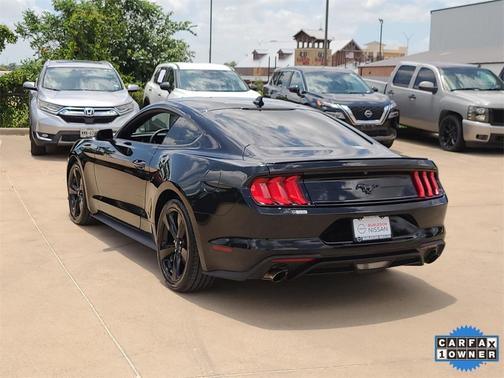 2022 Ford Mustang EcoBoost