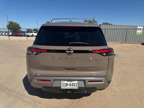2024 Nissan Pathfinder Platinum