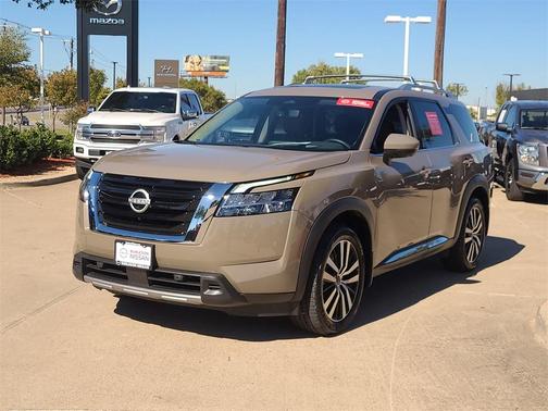 2024 Nissan Pathfinder Platinum