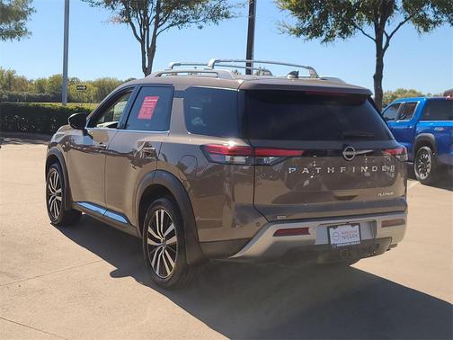 2024 Nissan Pathfinder Platinum
