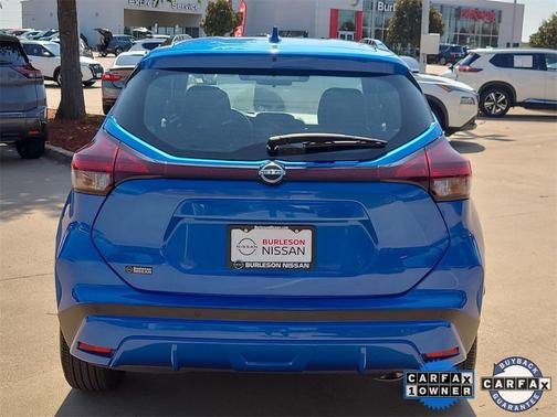 2023 Nissan Kicks SR