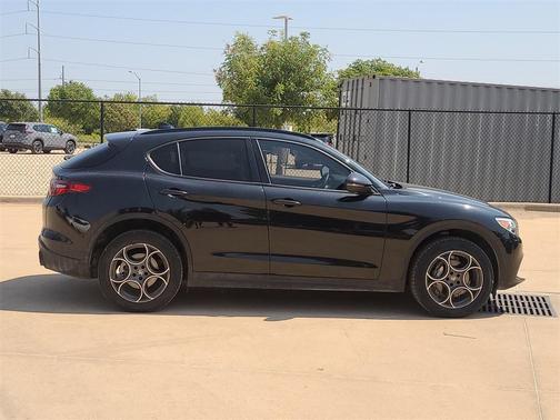 2022 Alfa Romeo Stelvio Sprint