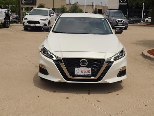 2022 Nissan Altima 2.5 SR