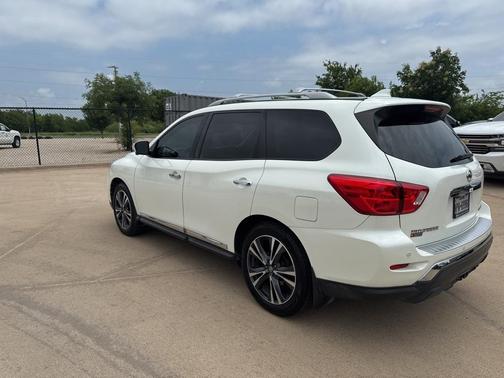 2020 Nissan Pathfinder Platinum