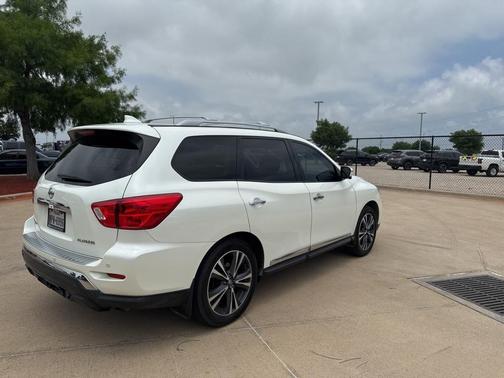 2020 Nissan Pathfinder Platinum