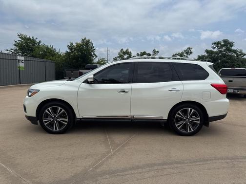 2020 Nissan Pathfinder Platinum