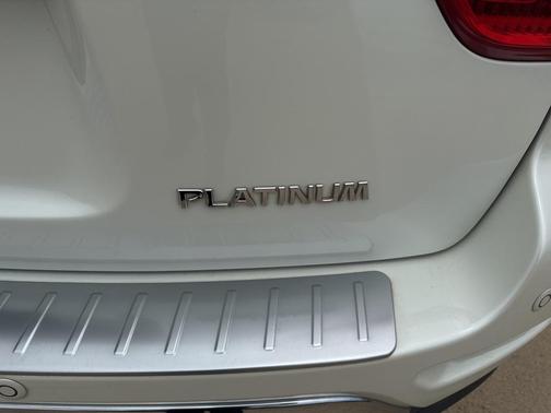 2020 Nissan Pathfinder Platinum
