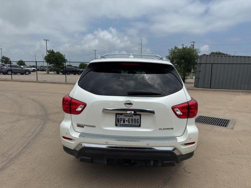 2020 Nissan Pathfinder Platinum