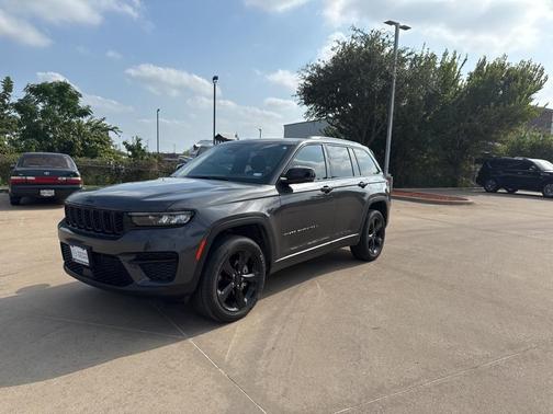 2024 Jeep Grand Cherokee Laredo