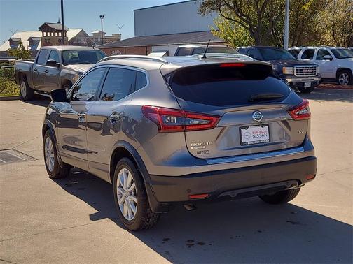 2022 Nissan Rogue Sport SV