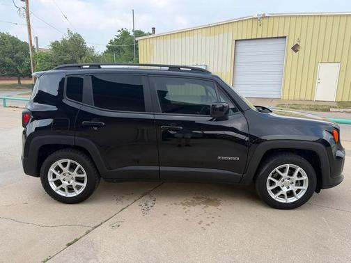 Black Clearcoat 2019 Jeep Renegade Latitude