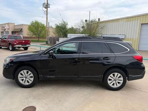 Crystal Black Silica 2018 Subaru Outback 2.5i Premium