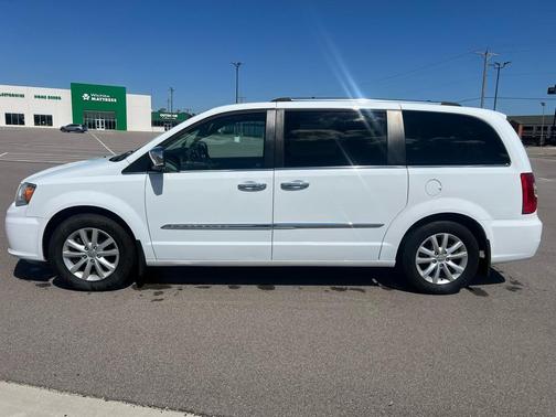 2015 Chrysler Town & Country Limited Platinum