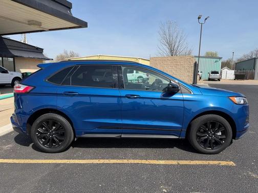 Atlas Blue Metallic 2023 Ford Edge SE