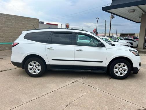 2017 Chevrolet Traverse LS