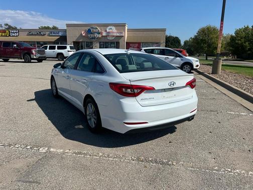 2017 Hyundai SONATA SE