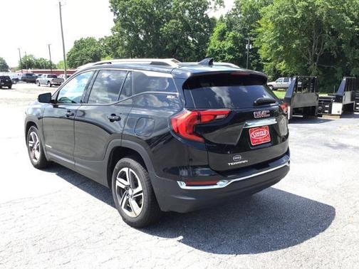 Photo 2 of 12 of 2020 GMC Terrain SLT
