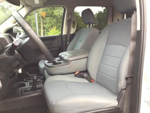 Photo 2 of 14 of 2018 RAM 2500 Tradesman