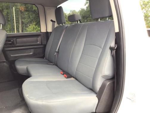 Photo 3 of 14 of 2018 RAM 2500 Tradesman