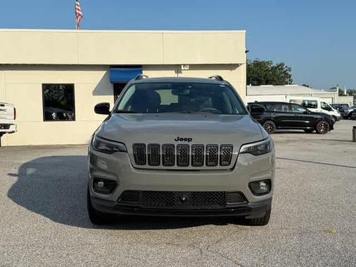2023 Jeep Cherokee Altitude Lux 4x4