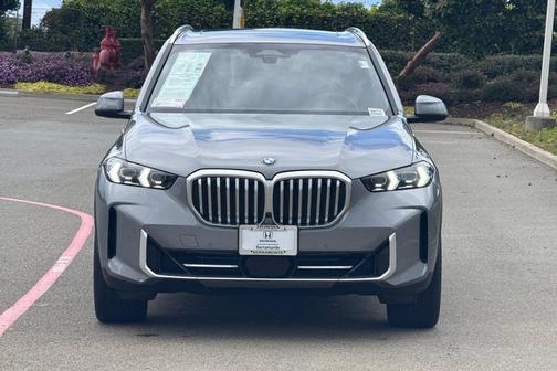 Skyscraper Grey Metallic 2025 BMW X5 xDrive40i