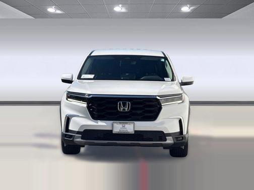 Platinum White Pearl 2023 Honda Pilot AWD EX-L 8 Passenger