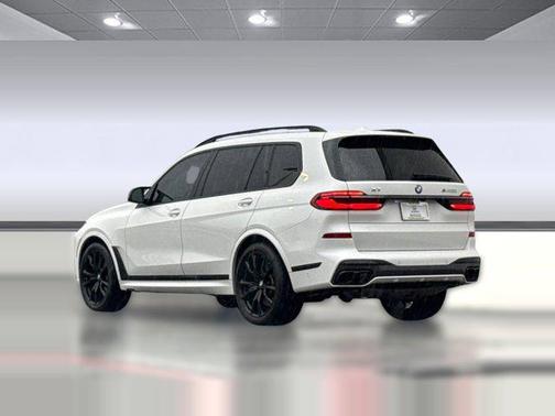 2024 BMW X7 M60i