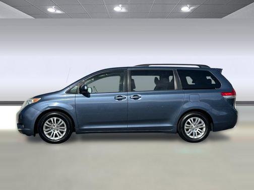 2013 Toyota Sienna XLE