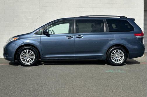 2013 Toyota Sienna XLE