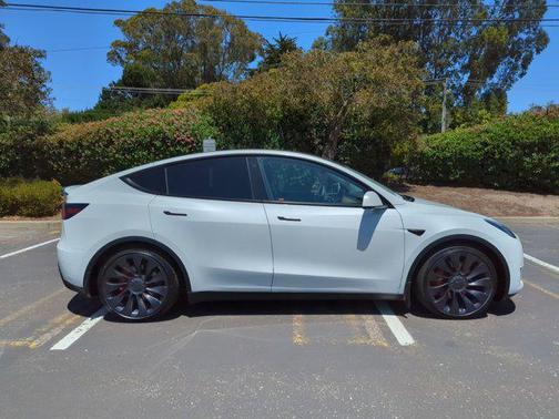 2022 Tesla Model Y Performance Dual Motor All-Wheel Drive