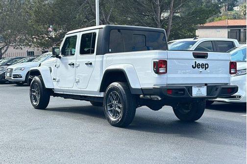 2024 Jeep Gladiator Sport S