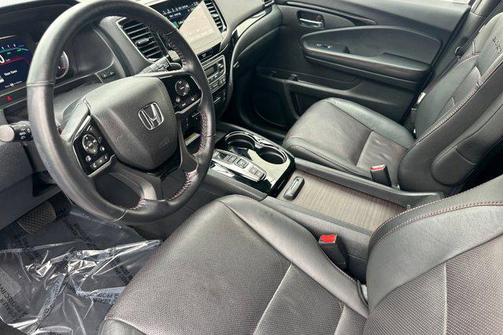 2022 Honda Pilot AWD Black Edition