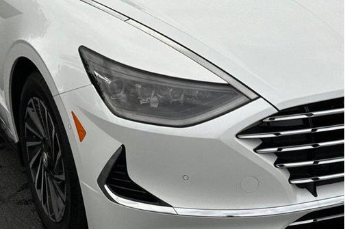 2022 Hyundai SONATA Hybrid Limited
